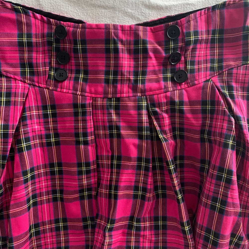NWT Hot Topic Pink Plaid Circle Skater Skirt with Black Lace Trim - Picture 7 of 8